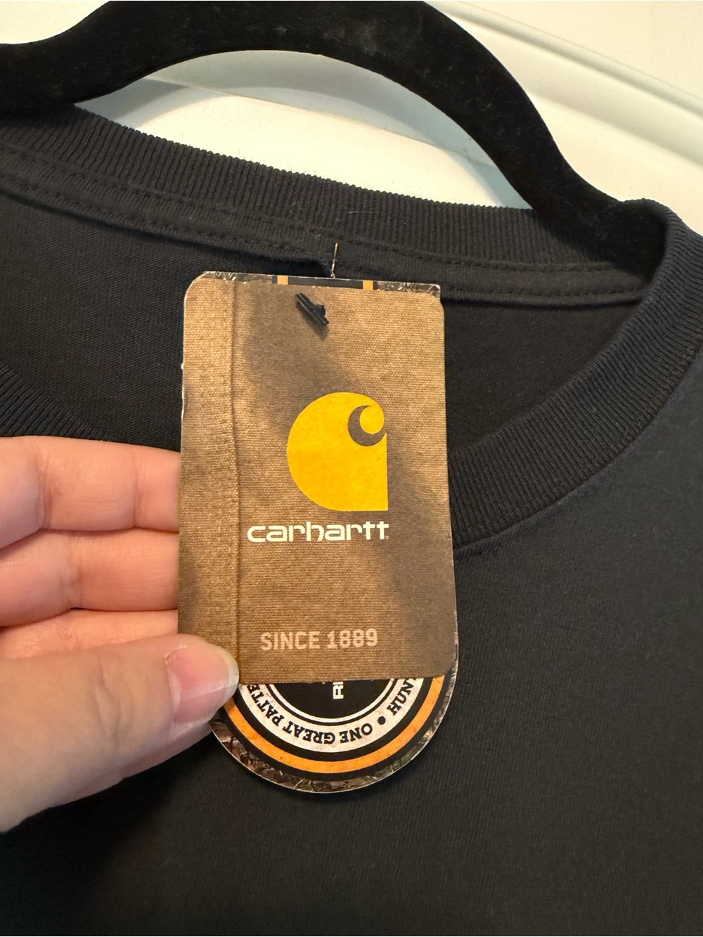 Carhartt featuring Realtree Men's Black Short-Sleeve Pocket Tee - Picture 4 of 6